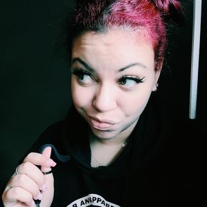 Meet your Posher, Leanne